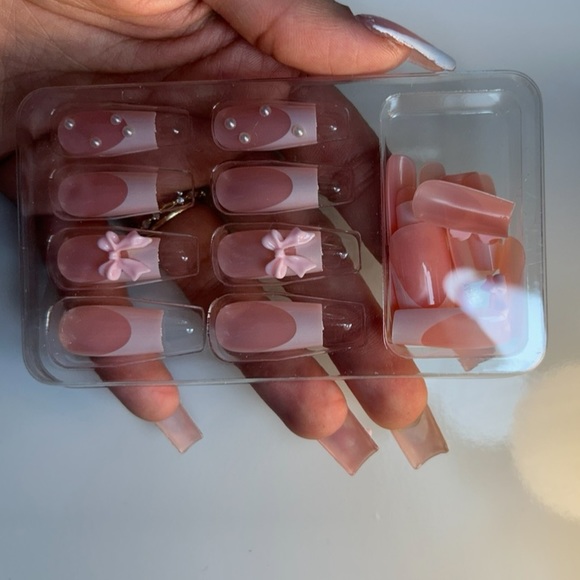 4 Pc Coquette Nails Lash and Rings - Picture 3 of 4